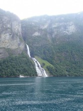 Mardi 31 juillet: Geiranger - Bud par ferry sur le Geirangerfjord et route des Trolls